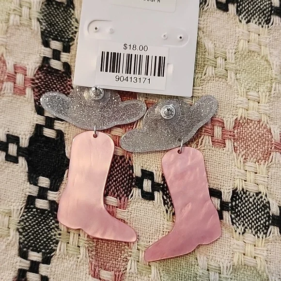 Let's go girls earrings Shania Twain concert ready! - Picture 2 of 3